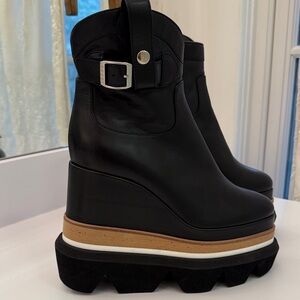 Sacai Black Leather Platform Wedge Ankle Boots with Tan Layered Sole